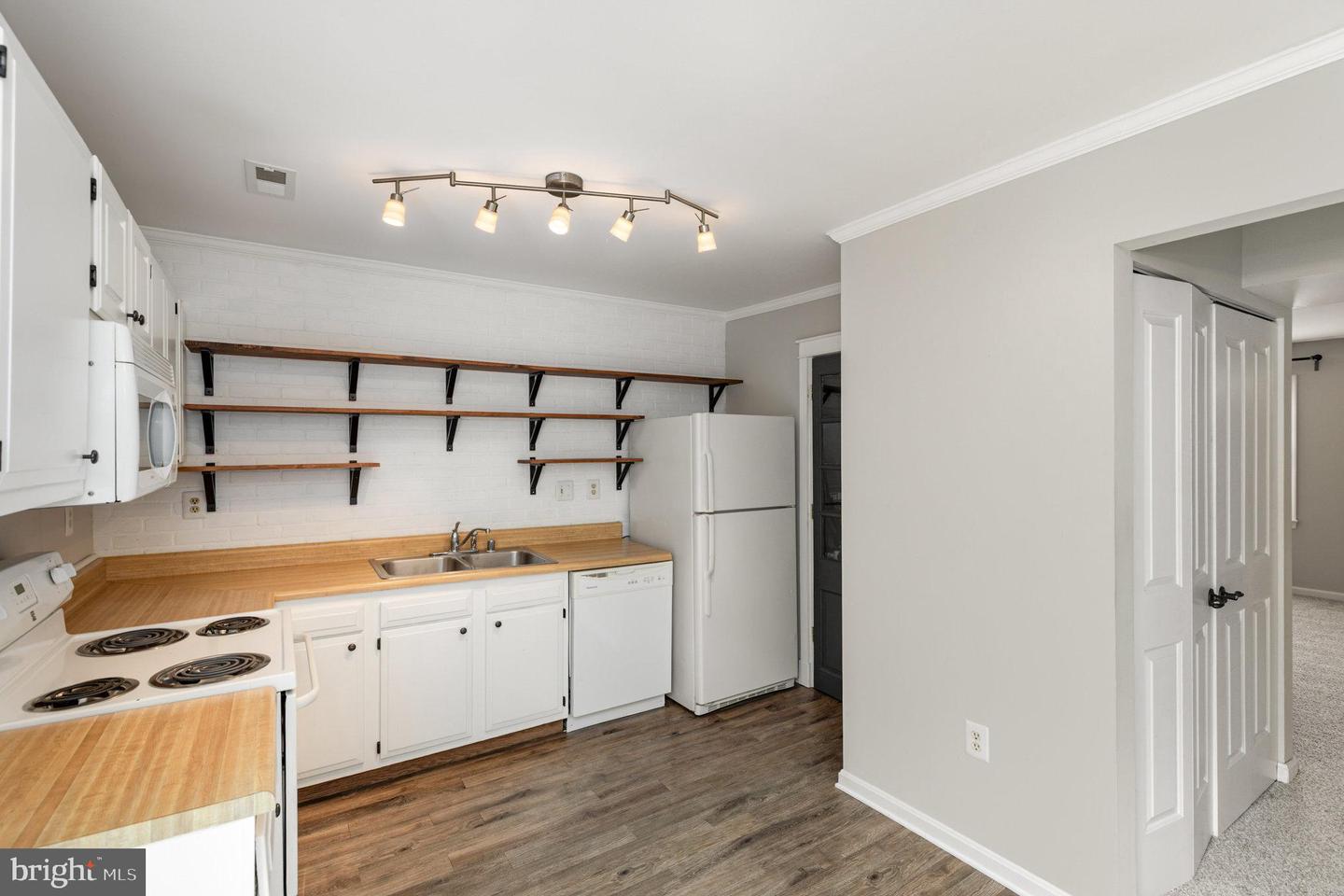 2416 LAFAYETTE BLVD, FREDERICKSBURG, Virginia 22401, 2 Bedrooms Bedrooms, ,1 BathroomBathrooms,Residential,For sale,2416 LAFAYETTE BLVD,VAFB2008822 MLS # VAFB2008822
