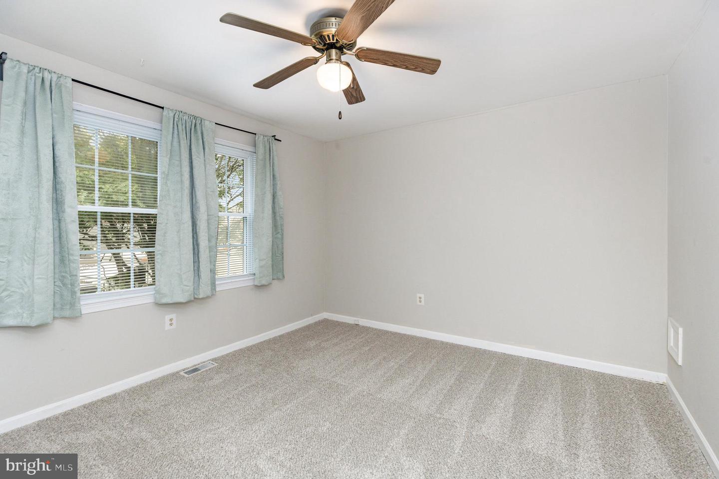 2416 LAFAYETTE BLVD, FREDERICKSBURG, Virginia 22401, 2 Bedrooms Bedrooms, ,1 BathroomBathrooms,Residential,For sale,2416 LAFAYETTE BLVD,VAFB2008822 MLS # VAFB2008822