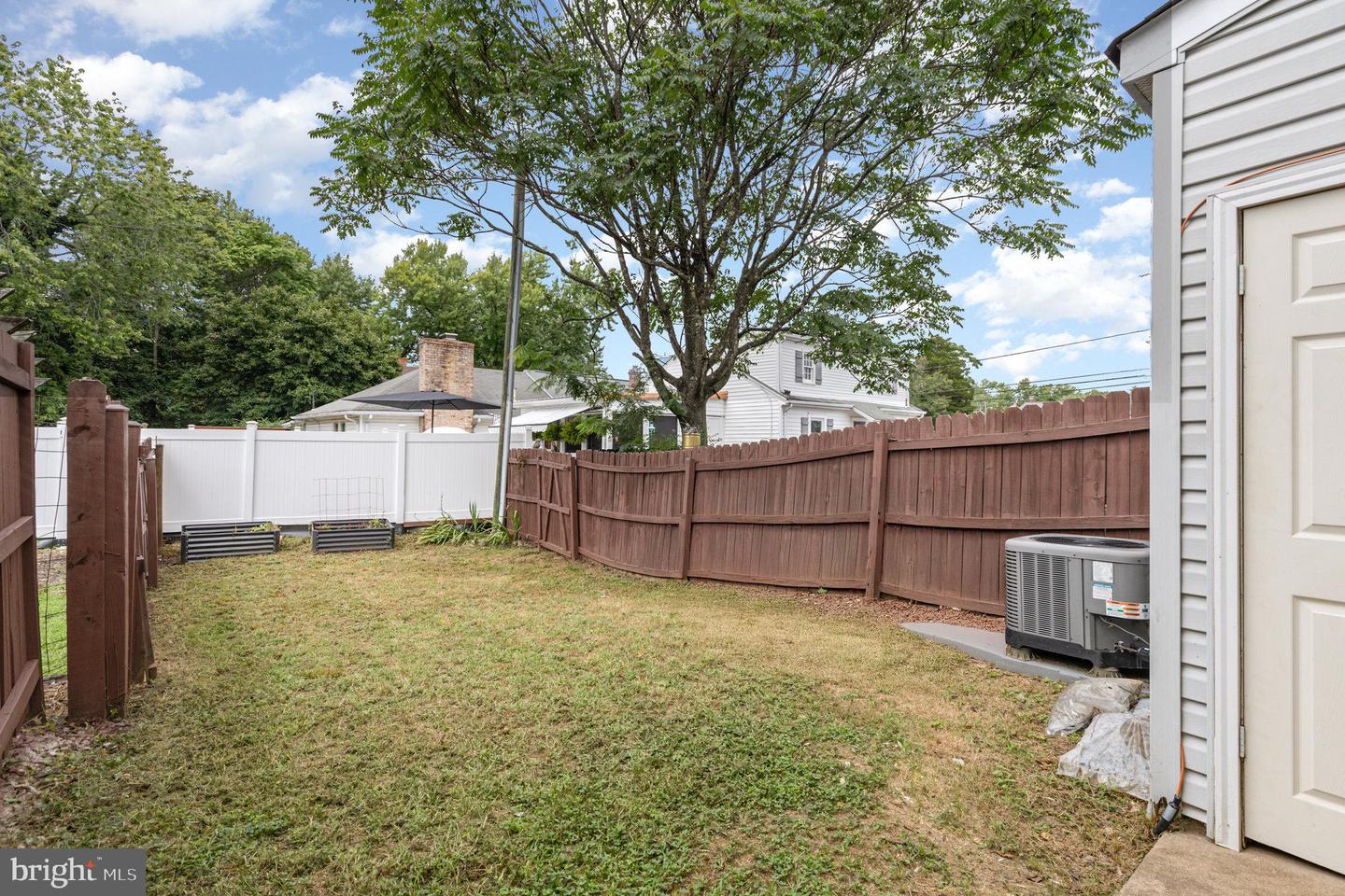 2416 LAFAYETTE BLVD, FREDERICKSBURG, Virginia 22401, 2 Bedrooms Bedrooms, ,1 BathroomBathrooms,Residential,For sale,2416 LAFAYETTE BLVD,VAFB2008822 MLS # VAFB2008822