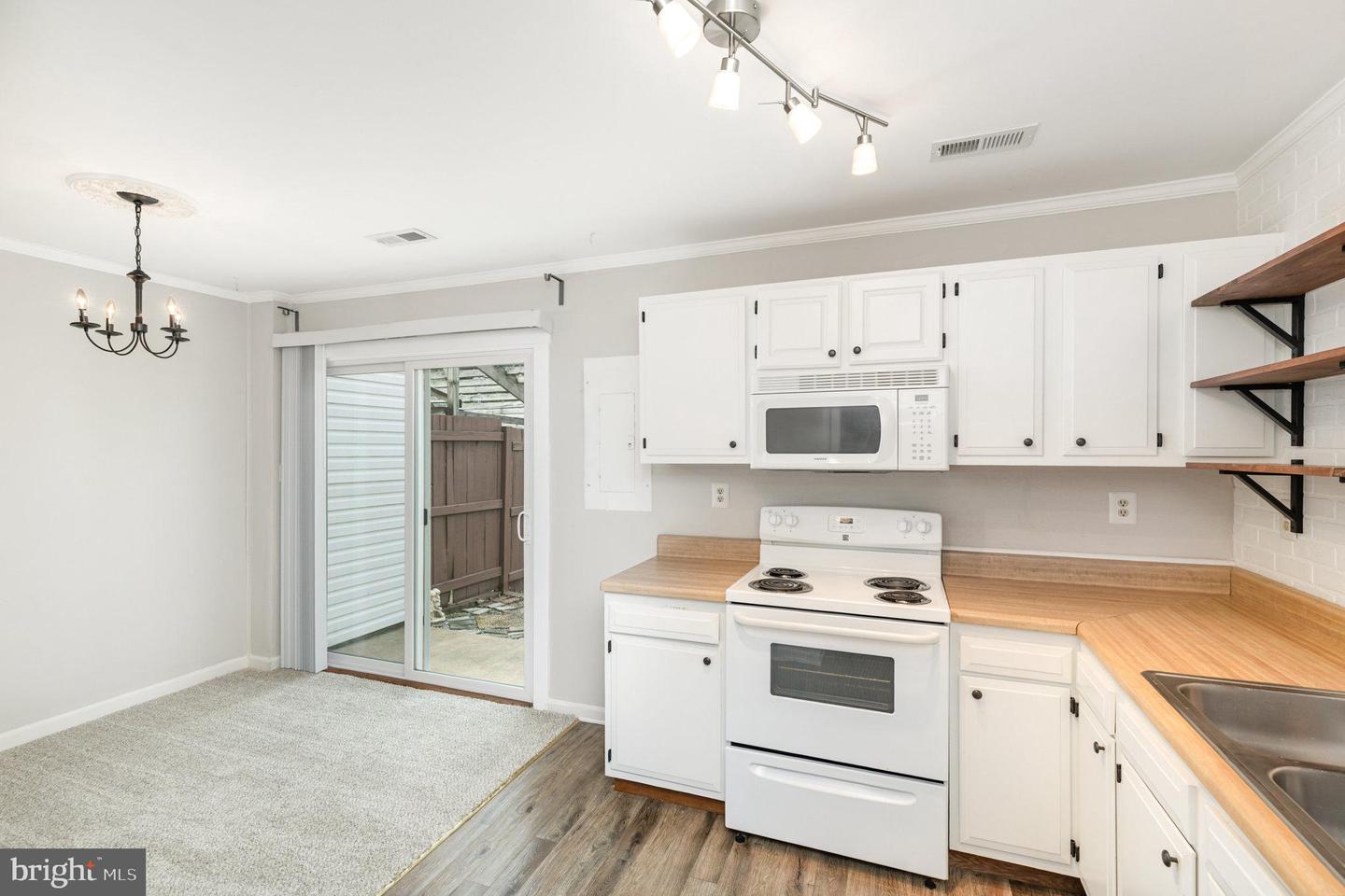 2416 LAFAYETTE BLVD, FREDERICKSBURG, Virginia 22401, 2 Bedrooms Bedrooms, ,1 BathroomBathrooms,Residential,For sale,2416 LAFAYETTE BLVD,VAFB2008822 MLS # VAFB2008822