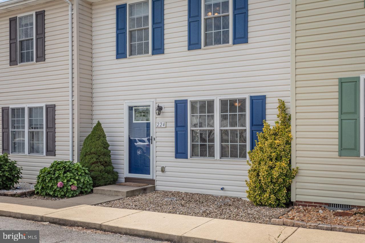 224 KADIES LN, EDINBURG, Virginia 22824, 2 Bedrooms Bedrooms, 5 Rooms Rooms,2 BathroomsBathrooms,Residential,For sale,224 KADIES LN,VASH2012320 MLS # VASH2012320