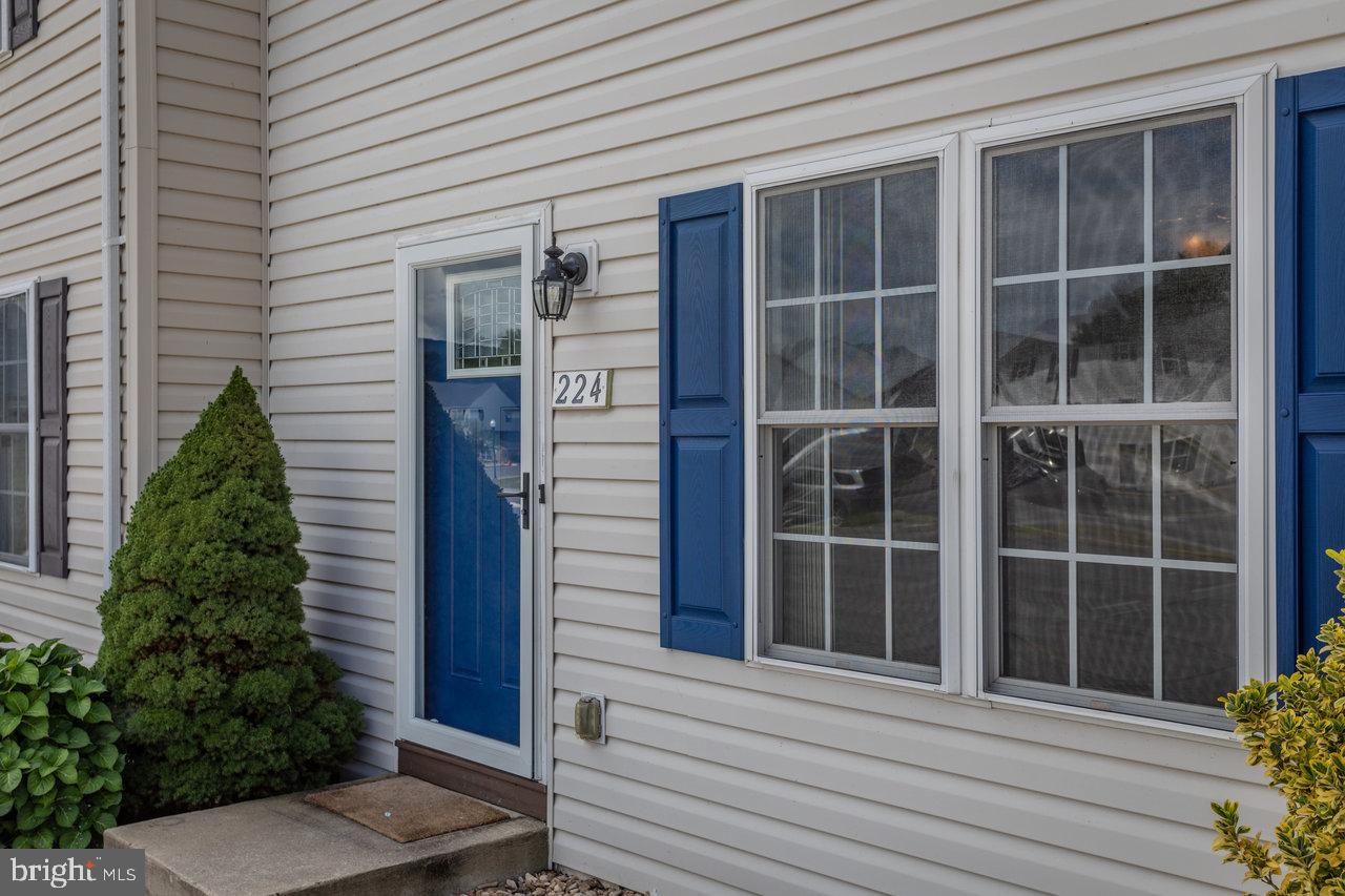 224 KADIES LN, EDINBURG, Virginia 22824, 2 Bedrooms Bedrooms, 5 Rooms Rooms,2 BathroomsBathrooms,Residential,For sale,224 KADIES LN,VASH2012320 MLS # VASH2012320