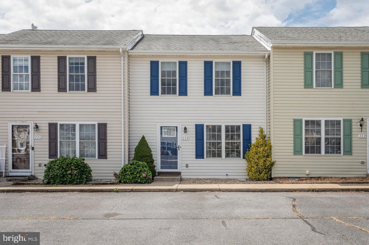 224 KADIES LN, EDINBURG, Virginia 22824, 2 Bedrooms Bedrooms, 5 Rooms Rooms,2 BathroomsBathrooms,Residential,For sale,224 KADIES LN,VASH2012320 MLS # VASH2012320