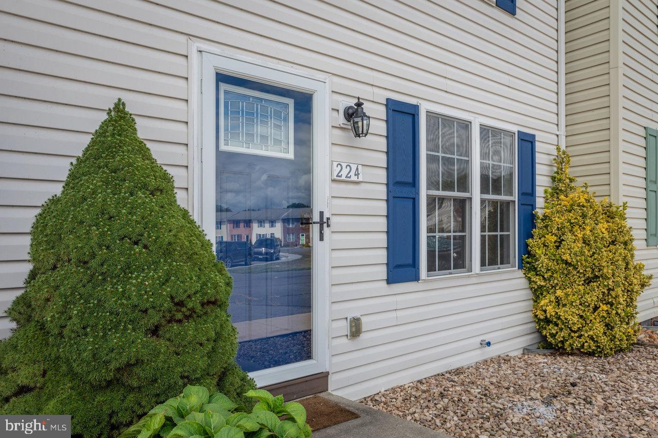 224 KADIES LN, EDINBURG, Virginia 22824, 2 Bedrooms Bedrooms, 5 Rooms Rooms,2 BathroomsBathrooms,Residential,For sale,224 KADIES LN,VASH2012320 MLS # VASH2012320