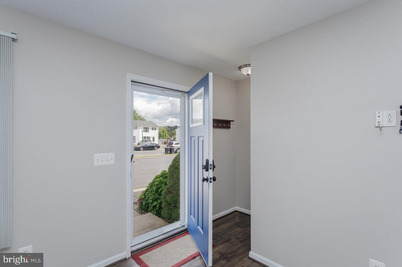 224 KADIES LN, EDINBURG, Virginia 22824, 2 Bedrooms Bedrooms, 5 Rooms Rooms,2 BathroomsBathrooms,Residential,For sale,224 KADIES LN,VASH2012320 MLS # VASH2012320