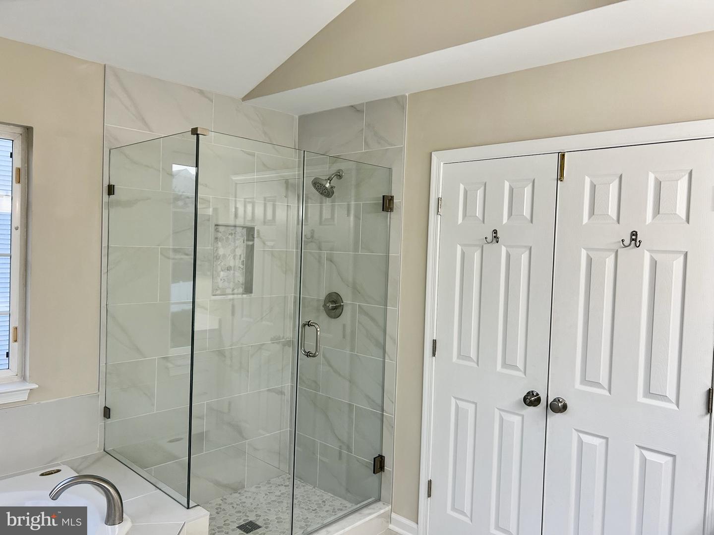 15472 AMBERGATE DR, WOODBRIDGE, Virginia 22193, 4 Bedrooms Bedrooms, ,3 BathroomsBathrooms,Residential,For sale,15472 AMBERGATE DR,VAPW2102646 MLS # VAPW2102646