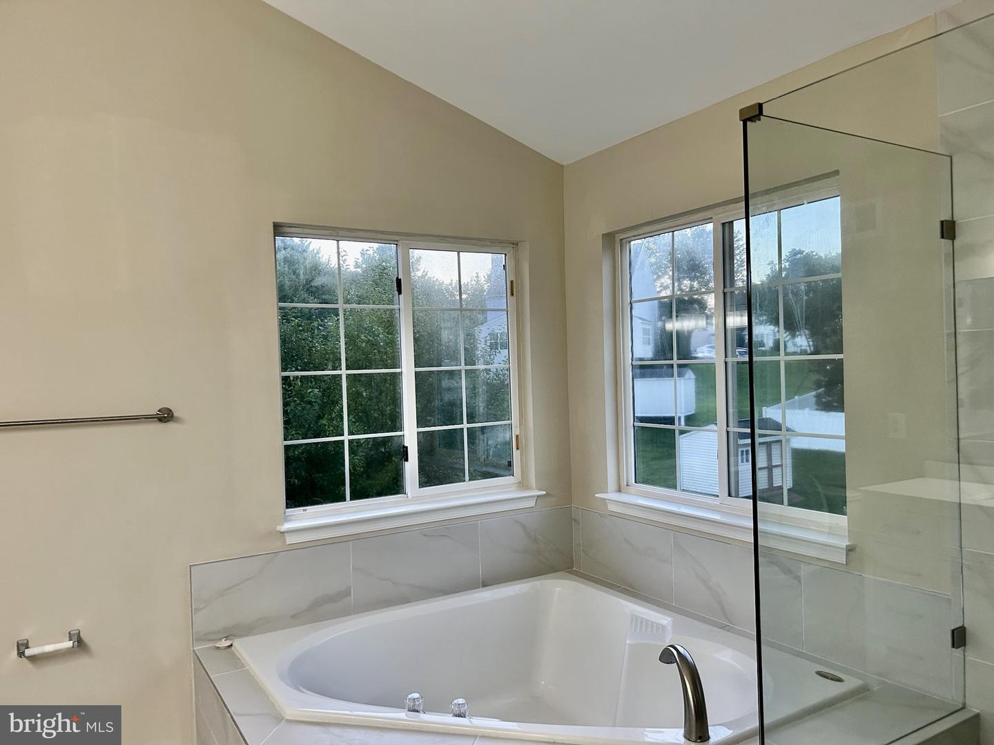 15472 AMBERGATE DR, WOODBRIDGE, Virginia 22193, 4 Bedrooms Bedrooms, ,3 BathroomsBathrooms,Residential,For sale,15472 AMBERGATE DR,VAPW2102646 MLS # VAPW2102646