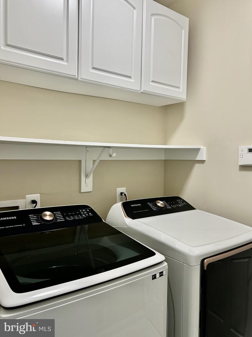 15472 AMBERGATE DR, WOODBRIDGE, Virginia 22193, 4 Bedrooms Bedrooms, ,3 BathroomsBathrooms,Residential,For sale,15472 AMBERGATE DR,VAPW2102646 MLS # VAPW2102646