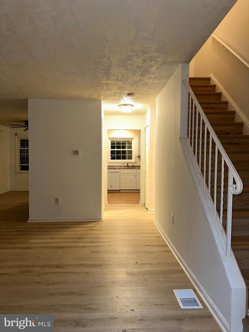 14812 SMETHWICK PL, CENTREVILLE, Virginia 20120, 3 Bedrooms Bedrooms, ,2 BathroomsBathrooms,Residential,For sale,14812 SMETHWICK PL,VAFX2263310 MLS # VAFX2263310
