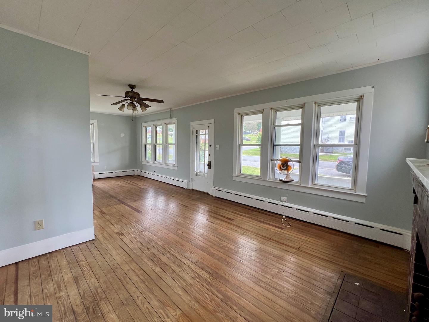 411 SHENANDOAH AVE, SHENANDOAH, Virginia 22849, 3 Bedrooms Bedrooms, ,1 BathroomBathrooms,Residential,For sale,411 SHENANDOAH AVE,VAPA2005294 MLS # VAPA2005294