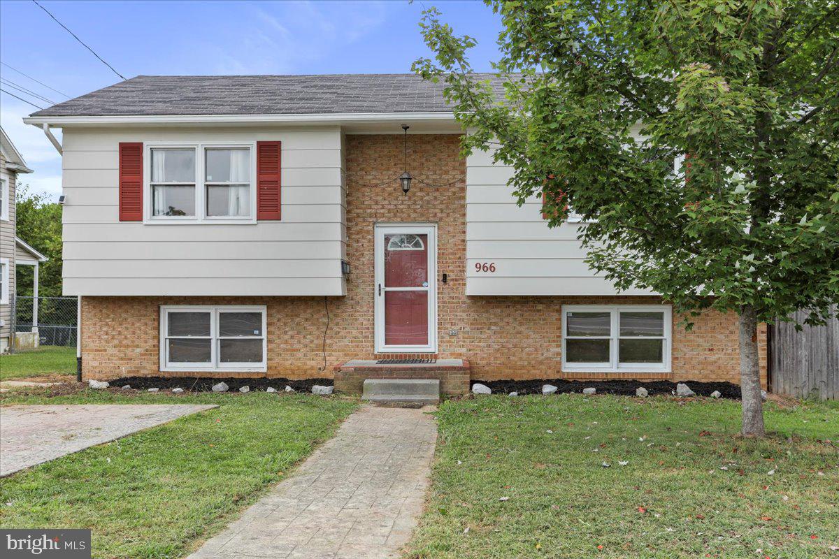 966 WOODSTOCK LN, WINCHESTER, Virginia 22601, 3 Bedrooms Bedrooms, ,2 BathroomsBathrooms,Residential,For sale,966 WOODSTOCK LN,VAWI2008968 MLS # VAWI2008968