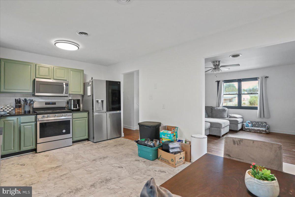 966 WOODSTOCK LN, WINCHESTER, Virginia 22601, 3 Bedrooms Bedrooms, ,2 BathroomsBathrooms,Residential,For sale,966 WOODSTOCK LN,VAWI2008968 MLS # VAWI2008968