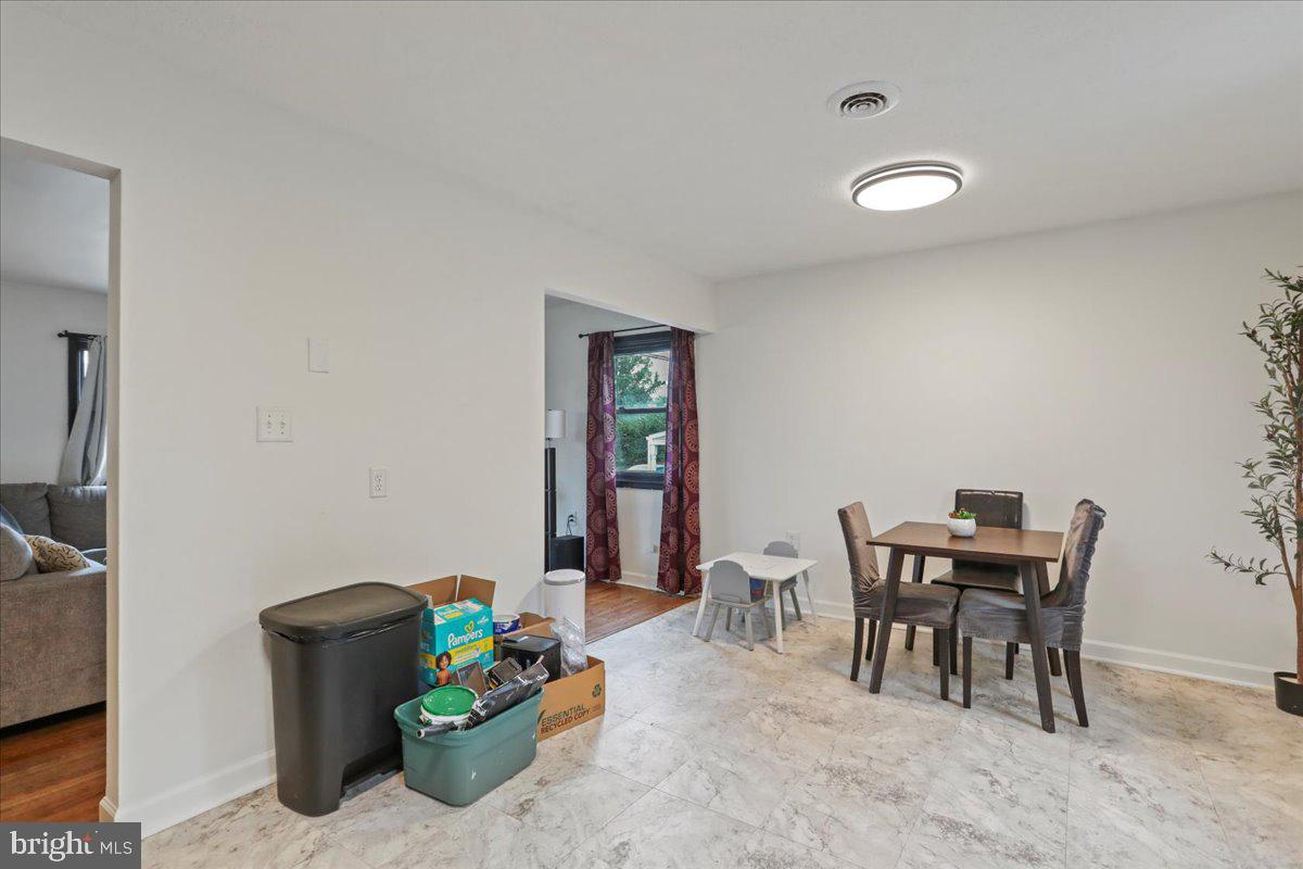 966 WOODSTOCK LN, WINCHESTER, Virginia 22601, 3 Bedrooms Bedrooms, ,2 BathroomsBathrooms,Residential,For sale,966 WOODSTOCK LN,VAWI2008968 MLS # VAWI2008968