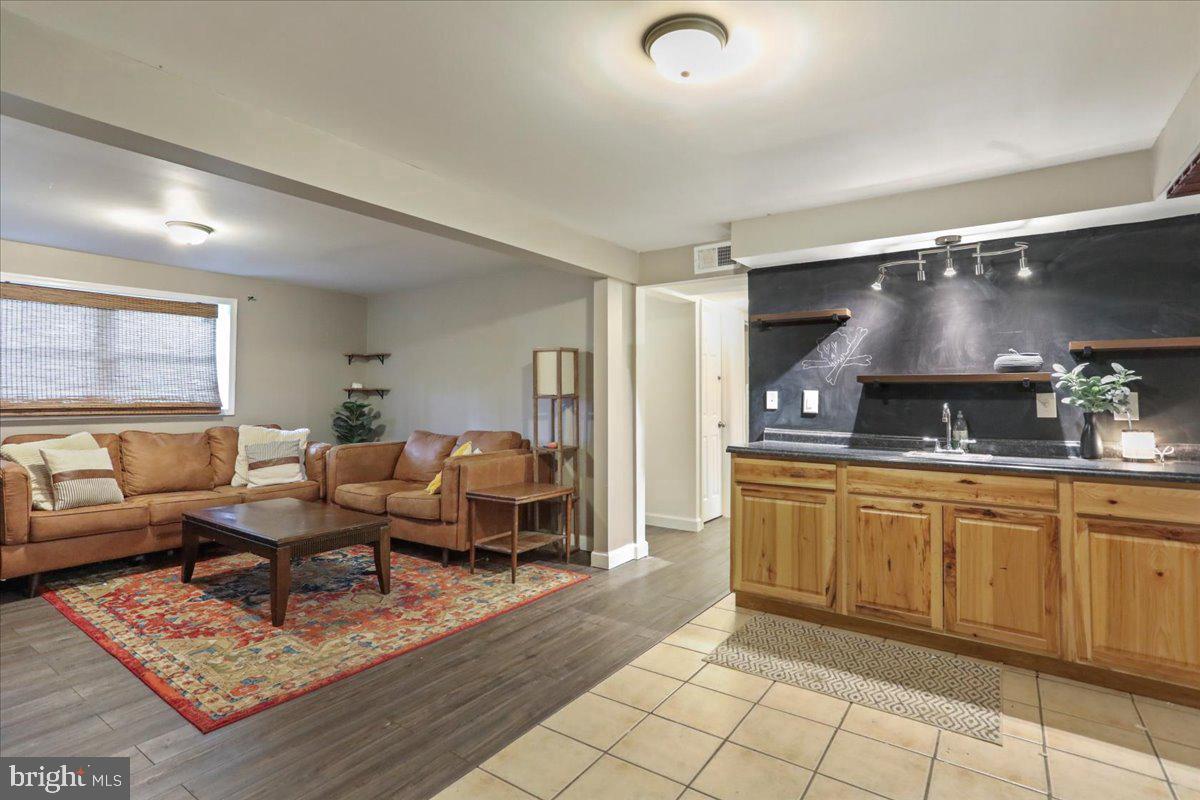 966 WOODSTOCK LN, WINCHESTER, Virginia 22601, 3 Bedrooms Bedrooms, ,2 BathroomsBathrooms,Residential,For sale,966 WOODSTOCK LN,VAWI2008968 MLS # VAWI2008968