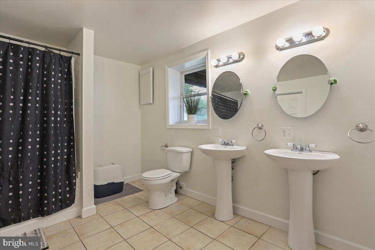 966 WOODSTOCK LN, WINCHESTER, Virginia 22601, 3 Bedrooms Bedrooms, ,2 BathroomsBathrooms,Residential,For sale,966 WOODSTOCK LN,VAWI2008968 MLS # VAWI2008968