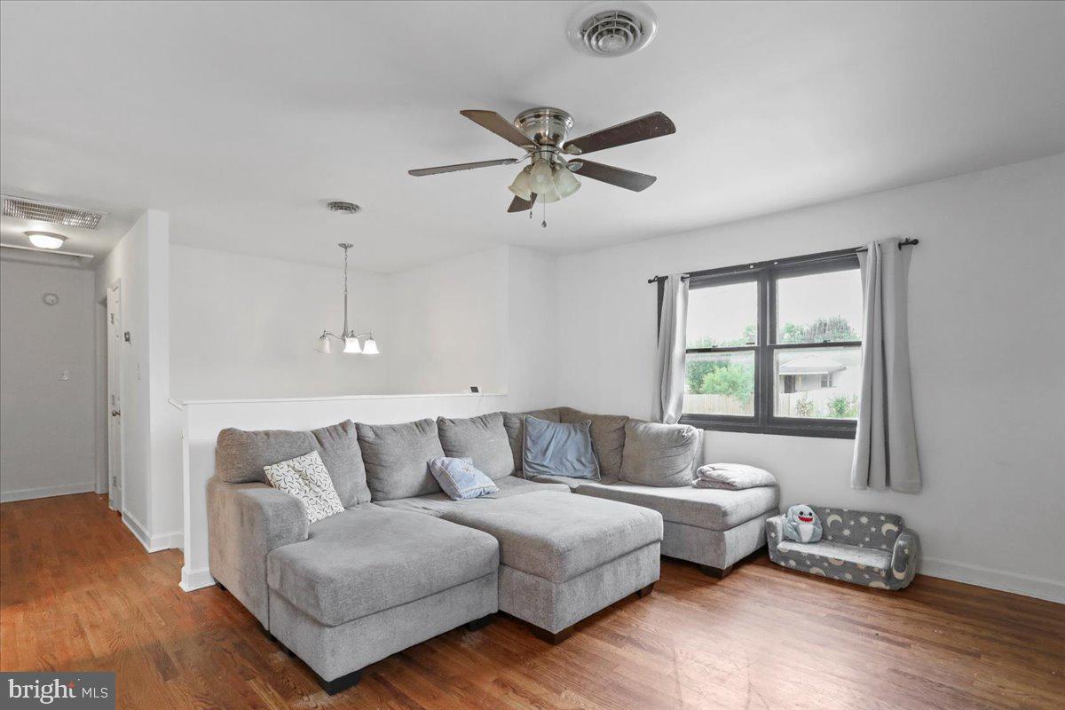 966 WOODSTOCK LN, WINCHESTER, Virginia 22601, 3 Bedrooms Bedrooms, ,2 BathroomsBathrooms,Residential,For sale,966 WOODSTOCK LN,VAWI2008968 MLS # VAWI2008968