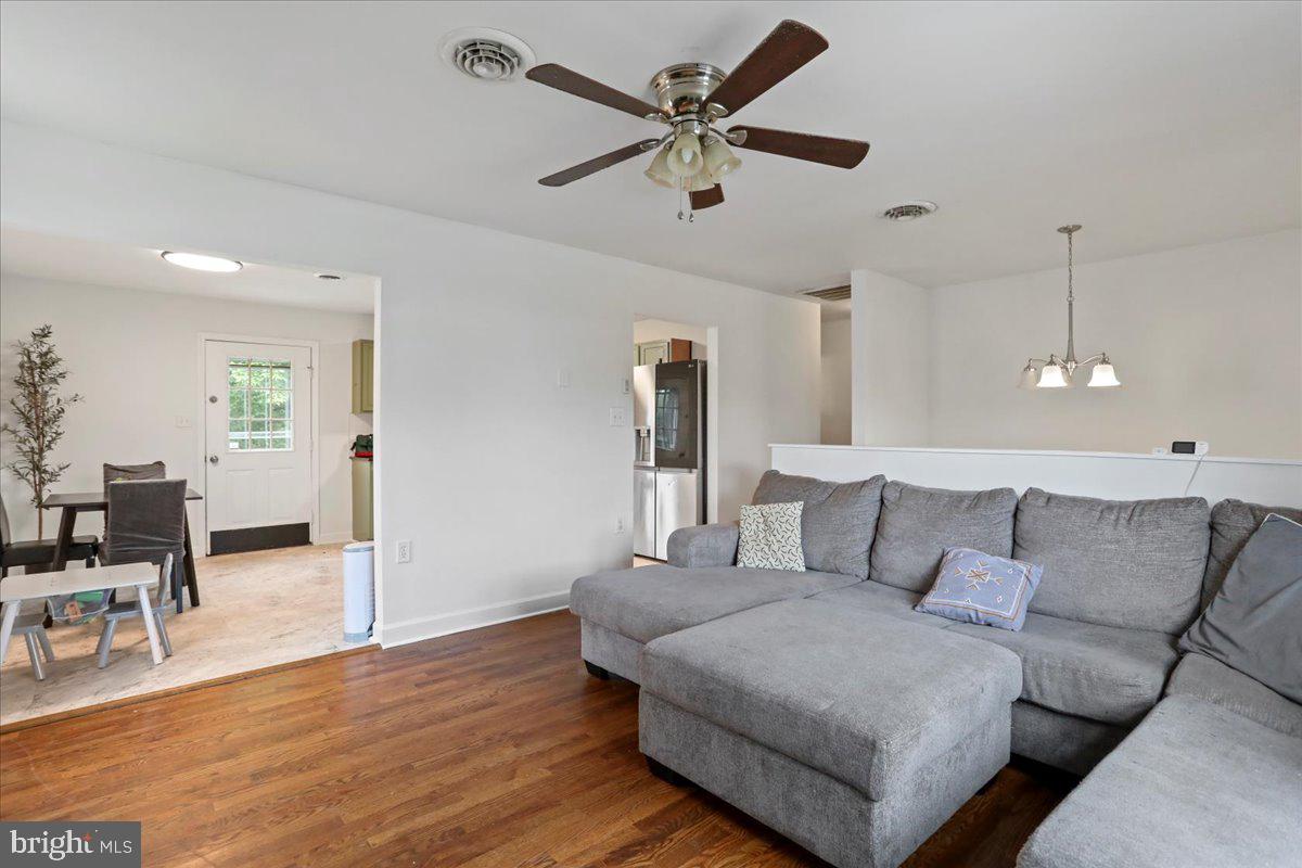 966 WOODSTOCK LN, WINCHESTER, Virginia 22601, 3 Bedrooms Bedrooms, ,2 BathroomsBathrooms,Residential,For sale,966 WOODSTOCK LN,VAWI2008968 MLS # VAWI2008968