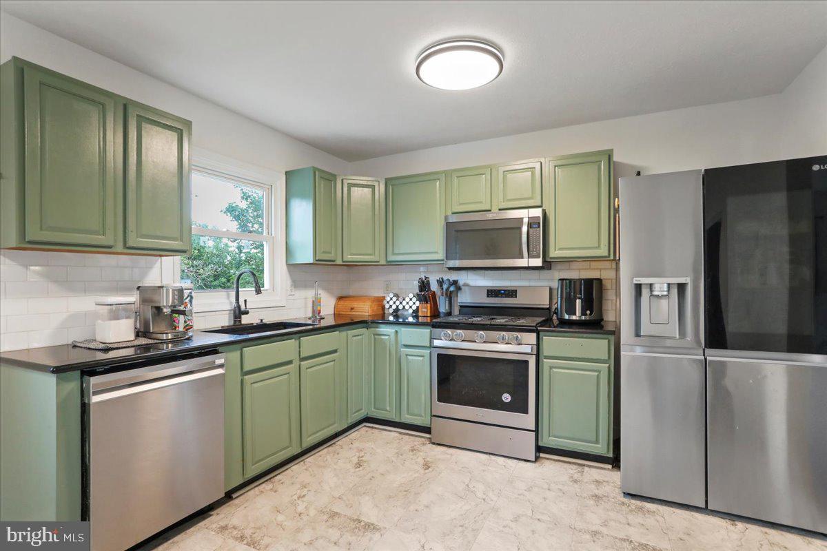 966 WOODSTOCK LN, WINCHESTER, Virginia 22601, 3 Bedrooms Bedrooms, ,2 BathroomsBathrooms,Residential,For sale,966 WOODSTOCK LN,VAWI2008968 MLS # VAWI2008968