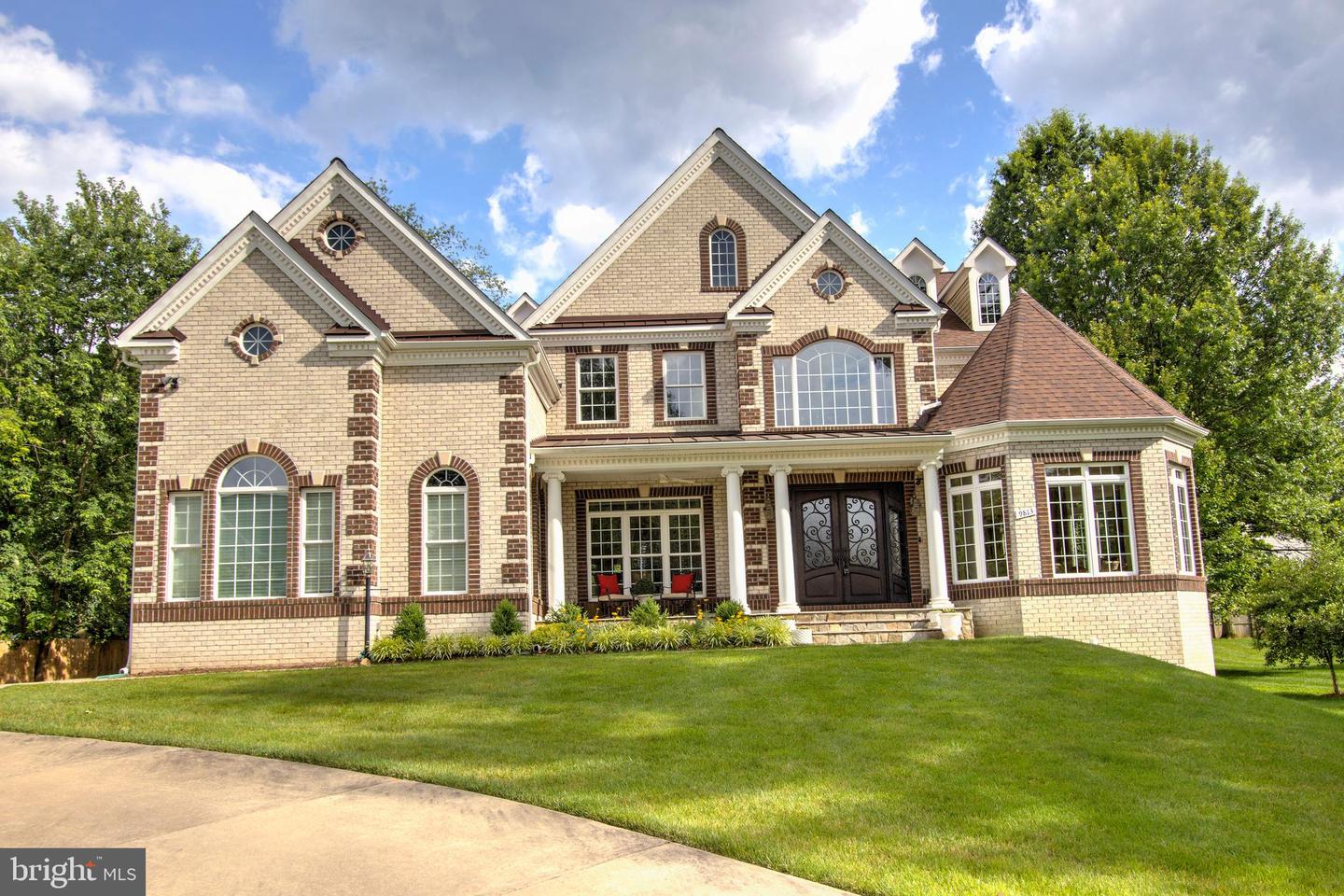 9813 SUNRISE RD, VIENNA, Virginia 22181, 7 Bedrooms Bedrooms, ,5 BathroomsBathrooms,Residential,For sale,9813 SUNRISE RD,VAFX2263348 MLS # VAFX2263348