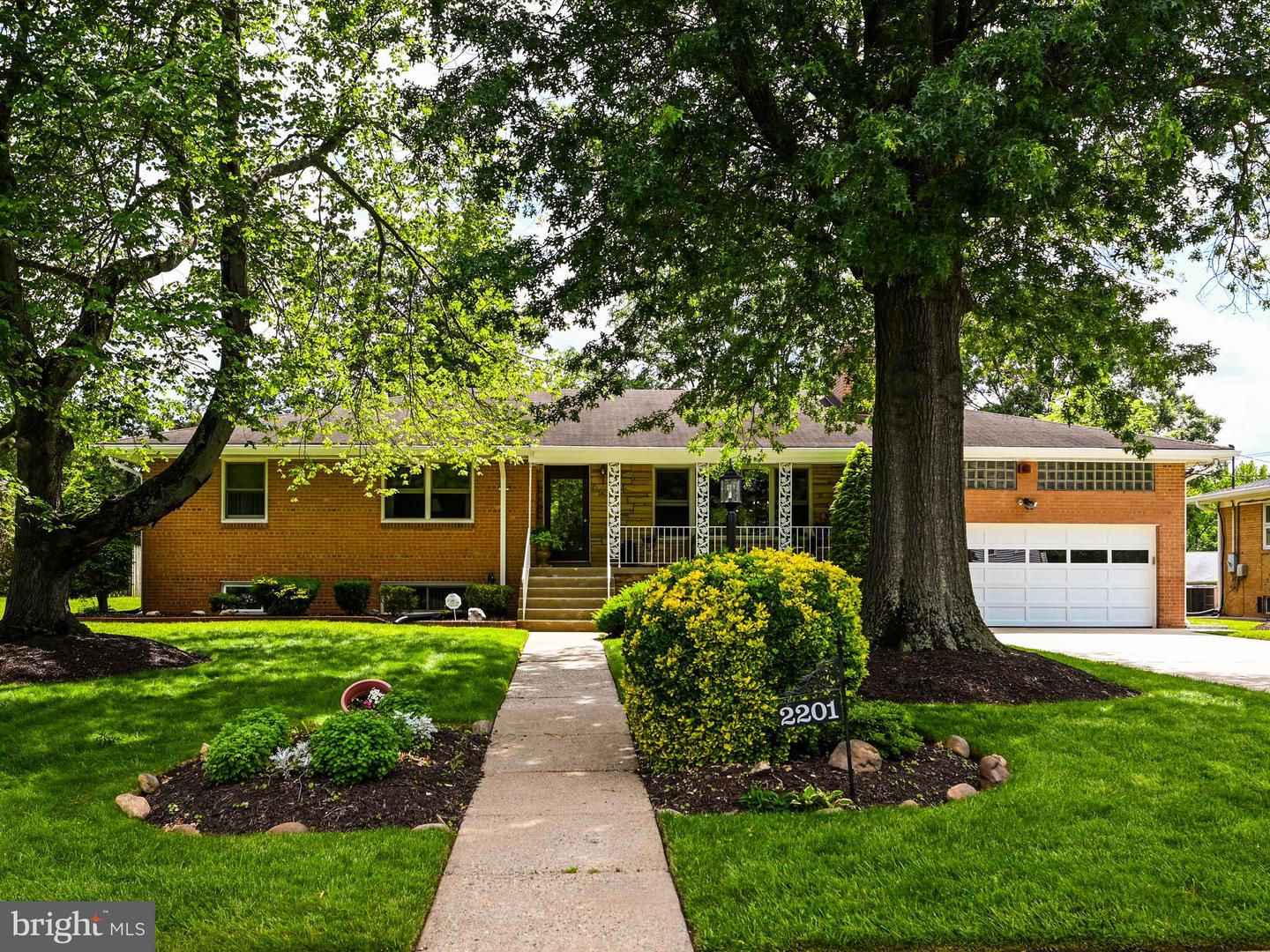 2201 ROLLINS DR, ALEXANDRIA, Virginia 22307, 3 Bedrooms Bedrooms, 17 Rooms Rooms,3 BathroomsBathrooms,Residential,For sale,2201 ROLLINS DR,VAFX2246546 MLS # VAFX2246546