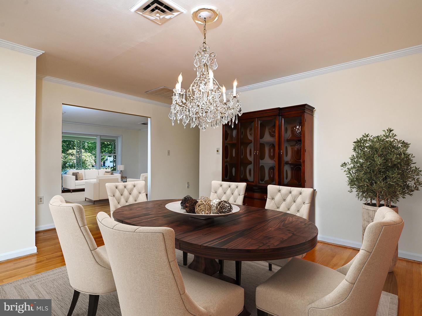 2201 ROLLINS DR, ALEXANDRIA, Virginia 22307, 3 Bedrooms Bedrooms, 17 Rooms Rooms,3 BathroomsBathrooms,Residential,For sale,2201 ROLLINS DR,VAFX2246546 MLS # VAFX2246546