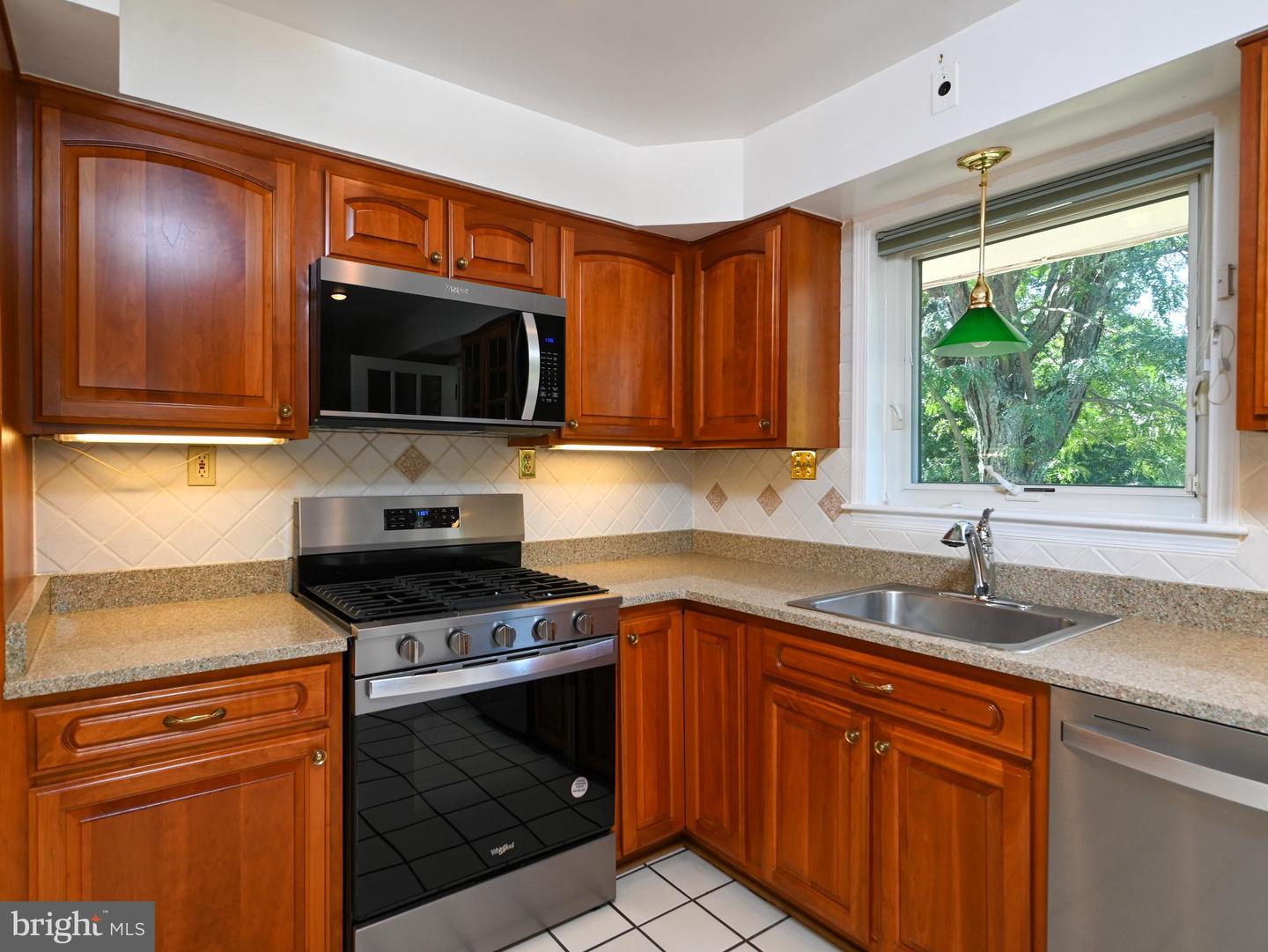 2201 ROLLINS DR, ALEXANDRIA, Virginia 22307, 3 Bedrooms Bedrooms, 17 Rooms Rooms,3 BathroomsBathrooms,Residential,For sale,2201 ROLLINS DR,VAFX2246546 MLS # VAFX2246546
