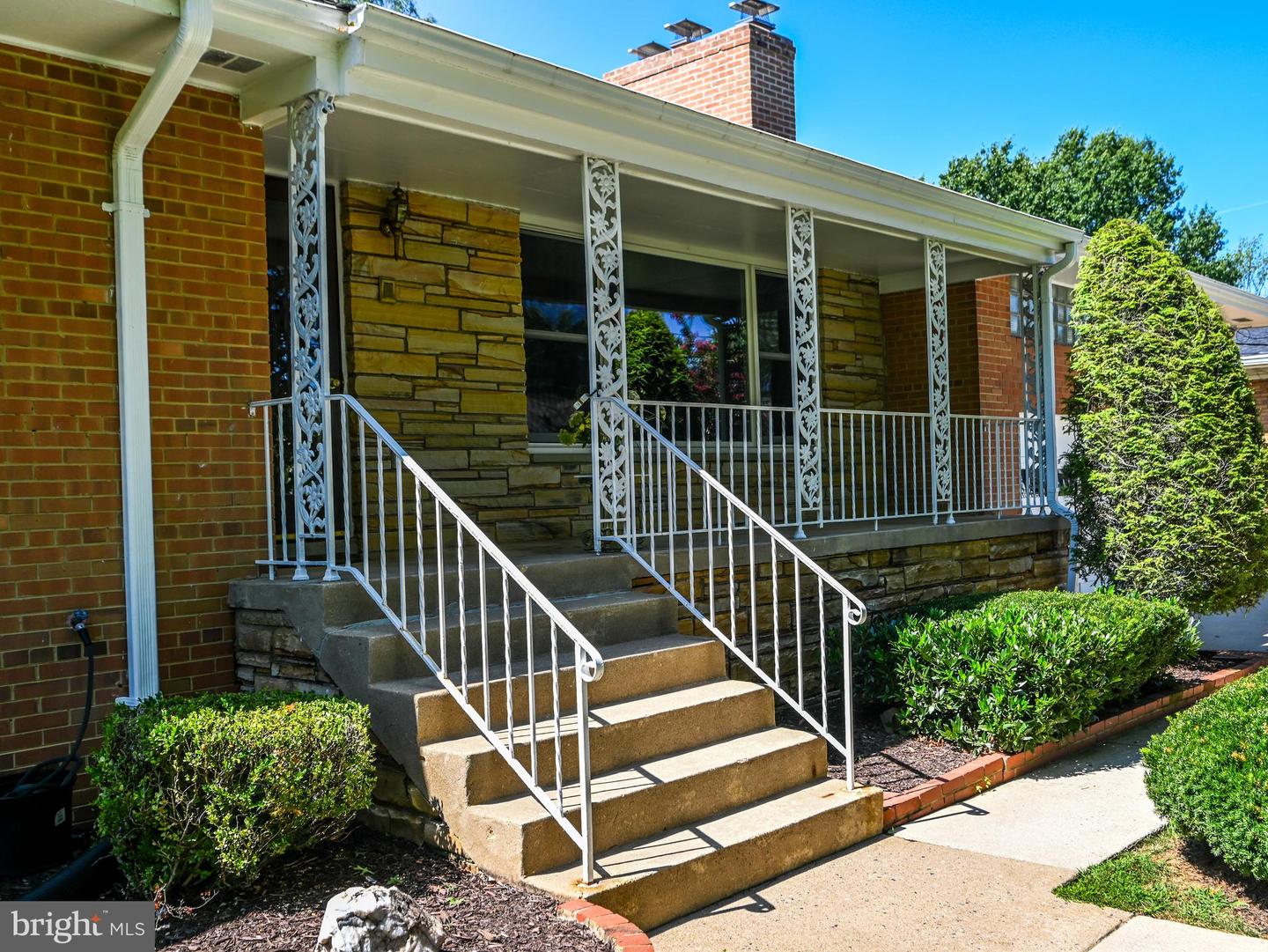 2201 ROLLINS DR, ALEXANDRIA, Virginia 22307, 3 Bedrooms Bedrooms, 17 Rooms Rooms,3 BathroomsBathrooms,Residential,For sale,2201 ROLLINS DR,VAFX2246546 MLS # VAFX2246546