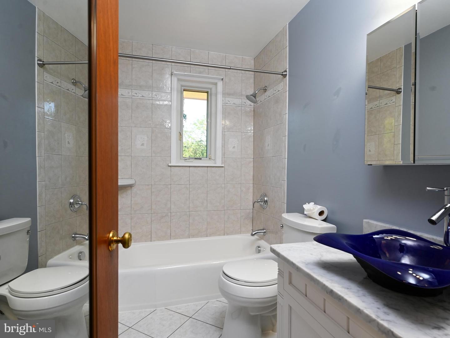 2201 ROLLINS DR, ALEXANDRIA, Virginia 22307, 3 Bedrooms Bedrooms, 17 Rooms Rooms,3 BathroomsBathrooms,Residential,For sale,2201 ROLLINS DR,VAFX2246546 MLS # VAFX2246546
