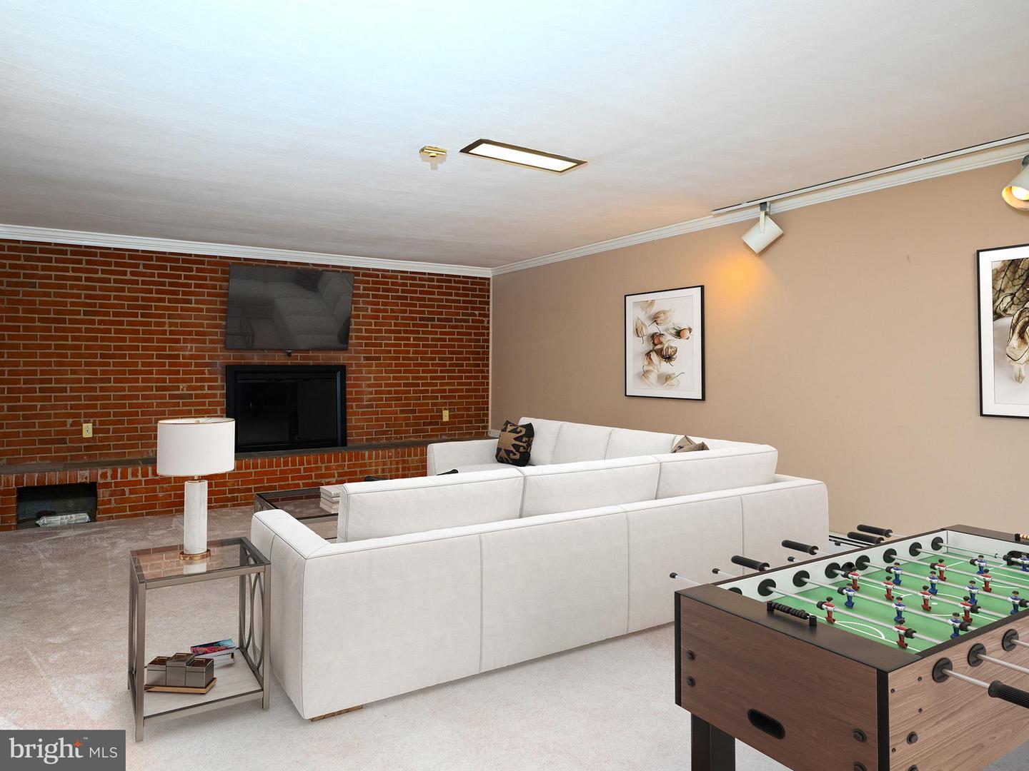 2201 ROLLINS DR, ALEXANDRIA, Virginia 22307, 3 Bedrooms Bedrooms, 17 Rooms Rooms,3 BathroomsBathrooms,Residential,For sale,2201 ROLLINS DR,VAFX2246546 MLS # VAFX2246546