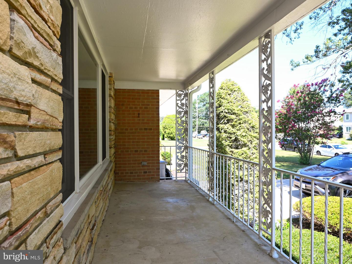 2201 ROLLINS DR, ALEXANDRIA, Virginia 22307, 3 Bedrooms Bedrooms, 17 Rooms Rooms,3 BathroomsBathrooms,Residential,For sale,2201 ROLLINS DR,VAFX2246546 MLS # VAFX2246546