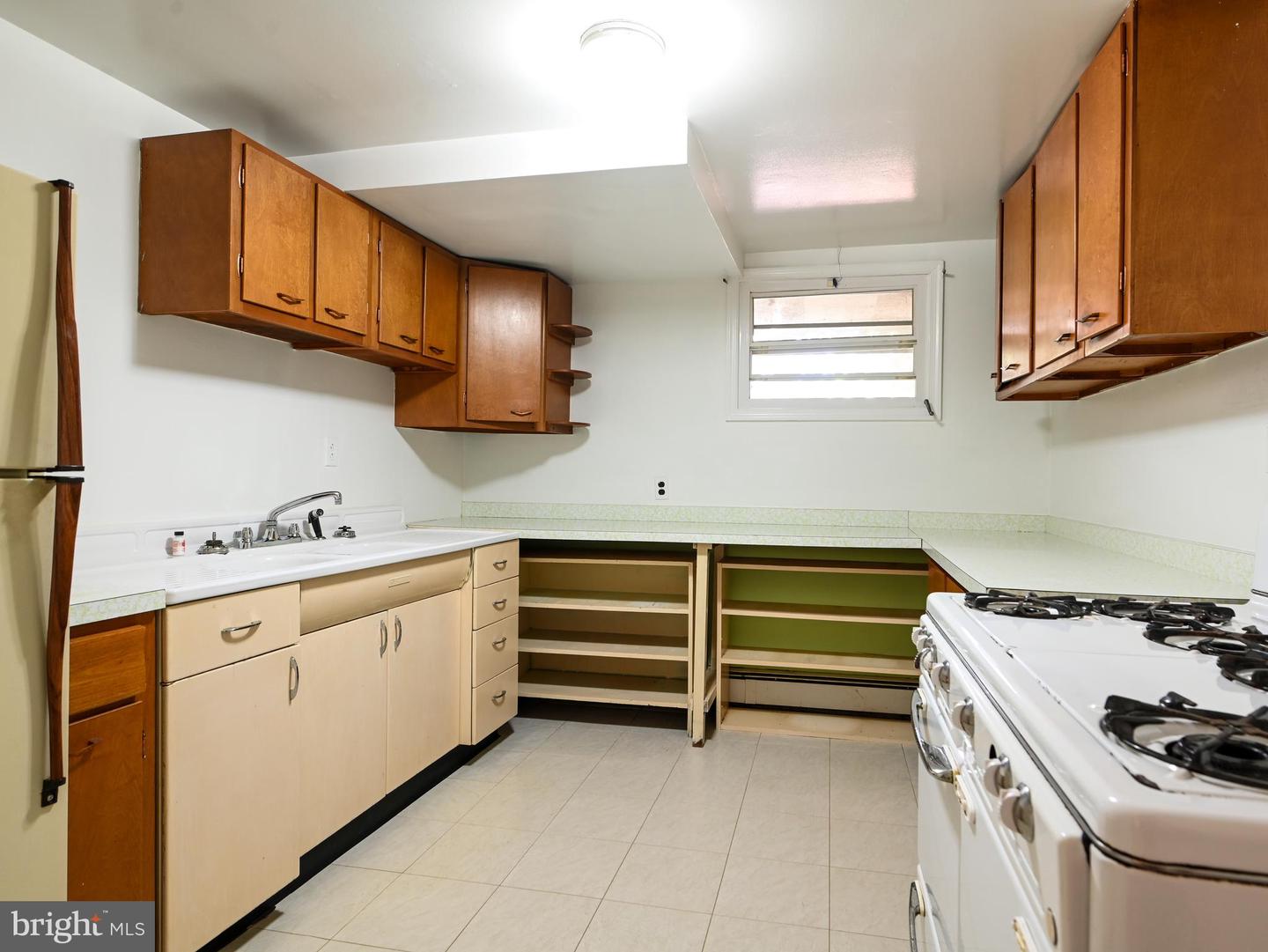 2201 ROLLINS DR, ALEXANDRIA, Virginia 22307, 3 Bedrooms Bedrooms, 17 Rooms Rooms,3 BathroomsBathrooms,Residential,For sale,2201 ROLLINS DR,VAFX2246546 MLS # VAFX2246546