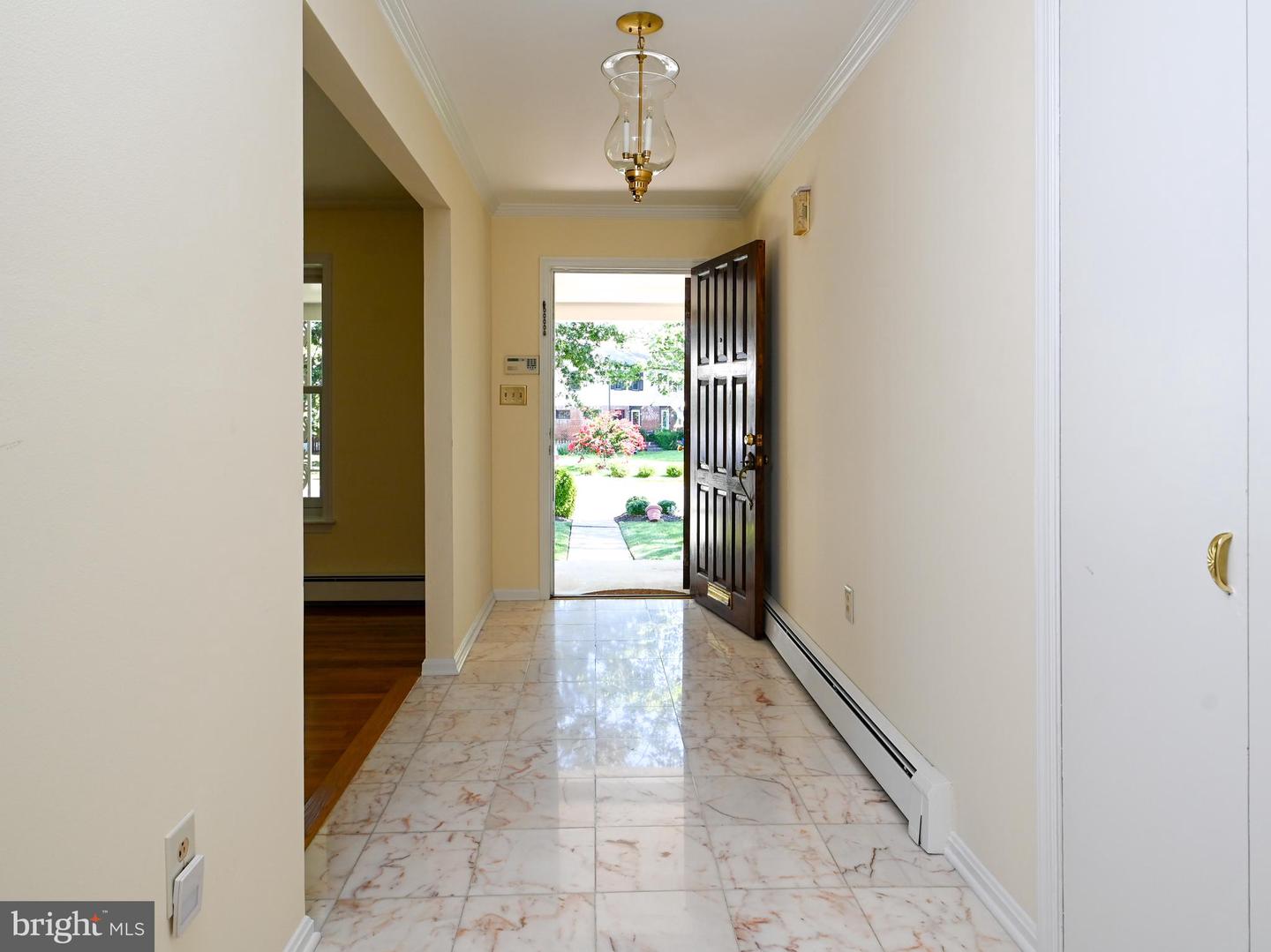 2201 ROLLINS DR, ALEXANDRIA, Virginia 22307, 3 Bedrooms Bedrooms, 17 Rooms Rooms,3 BathroomsBathrooms,Residential,For sale,2201 ROLLINS DR,VAFX2246546 MLS # VAFX2246546
