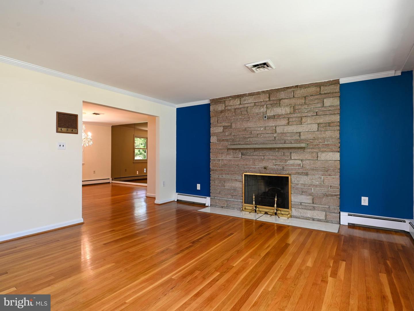 2201 ROLLINS DR, ALEXANDRIA, Virginia 22307, 3 Bedrooms Bedrooms, 17 Rooms Rooms,3 BathroomsBathrooms,Residential,For sale,2201 ROLLINS DR,VAFX2246546 MLS # VAFX2246546