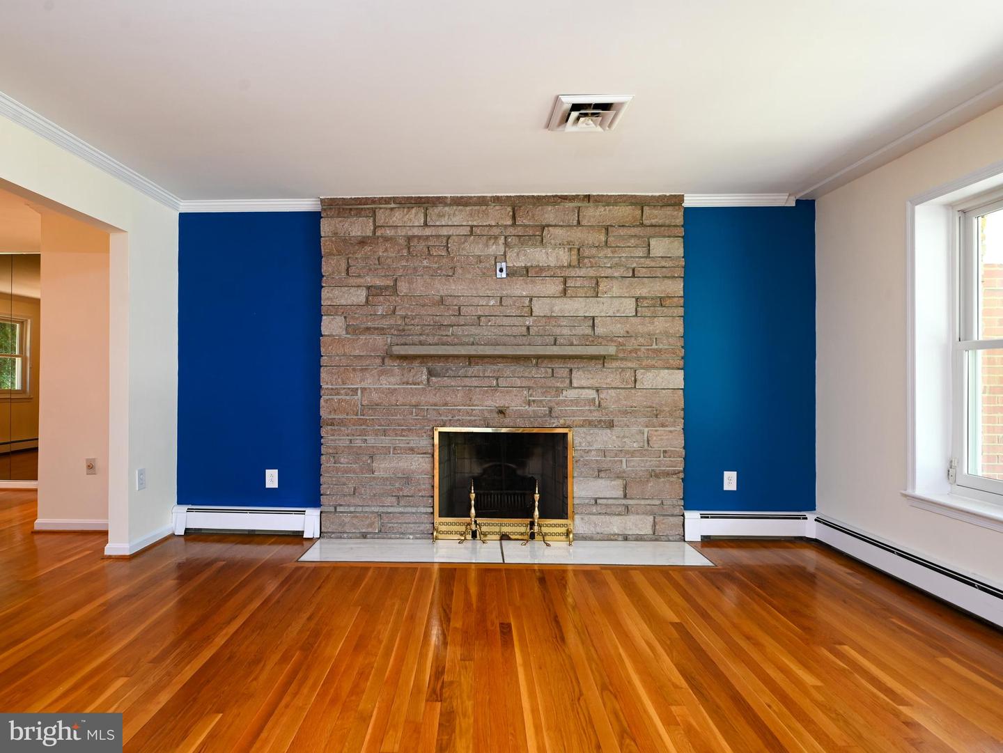2201 ROLLINS DR, ALEXANDRIA, Virginia 22307, 3 Bedrooms Bedrooms, 17 Rooms Rooms,3 BathroomsBathrooms,Residential,For sale,2201 ROLLINS DR,VAFX2246546 MLS # VAFX2246546