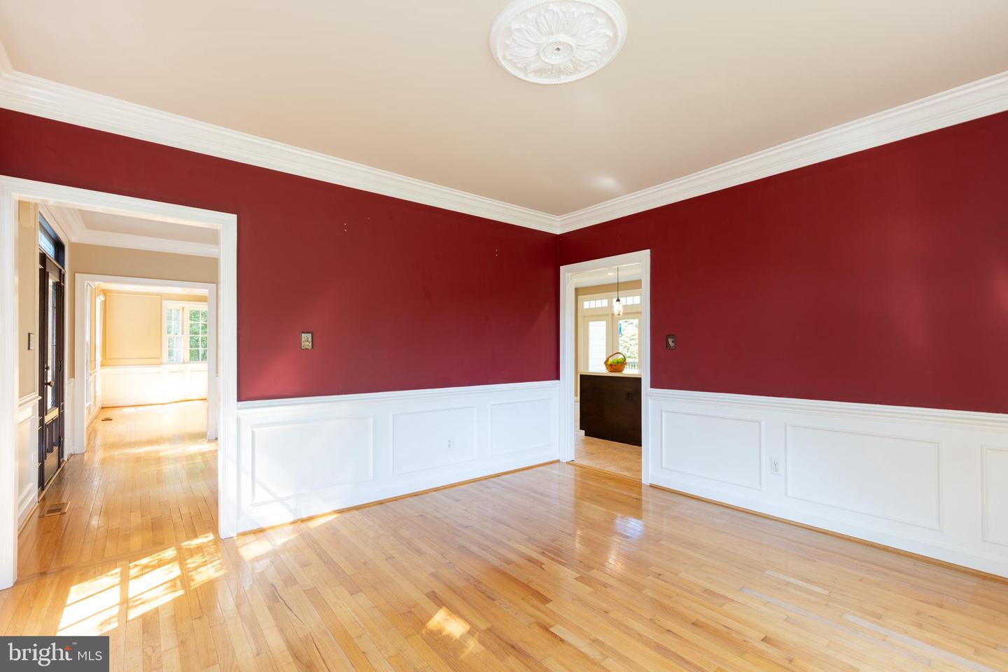 9849 S PARK CIR, FAIRFAX STATION, Virginia 22039, 4 Bedrooms Bedrooms, ,3 BathroomsBathrooms,Residential,For sale,9849 S PARK CIR,VAFX2255448 MLS # VAFX2255448