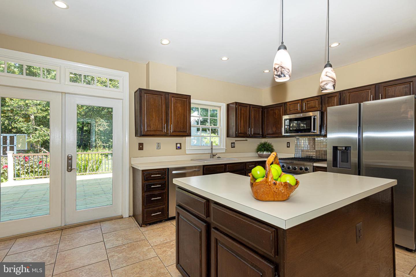 9849 S PARK CIR, FAIRFAX STATION, Virginia 22039, 4 Bedrooms Bedrooms, ,3 BathroomsBathrooms,Residential,For sale,9849 S PARK CIR,VAFX2255448 MLS # VAFX2255448