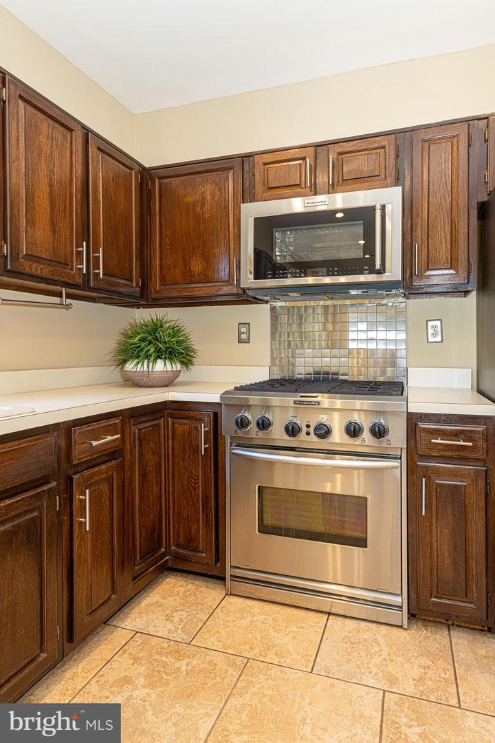 9849 S PARK CIR, FAIRFAX STATION, Virginia 22039, 4 Bedrooms Bedrooms, ,3 BathroomsBathrooms,Residential,For sale,9849 S PARK CIR,VAFX2255448 MLS # VAFX2255448