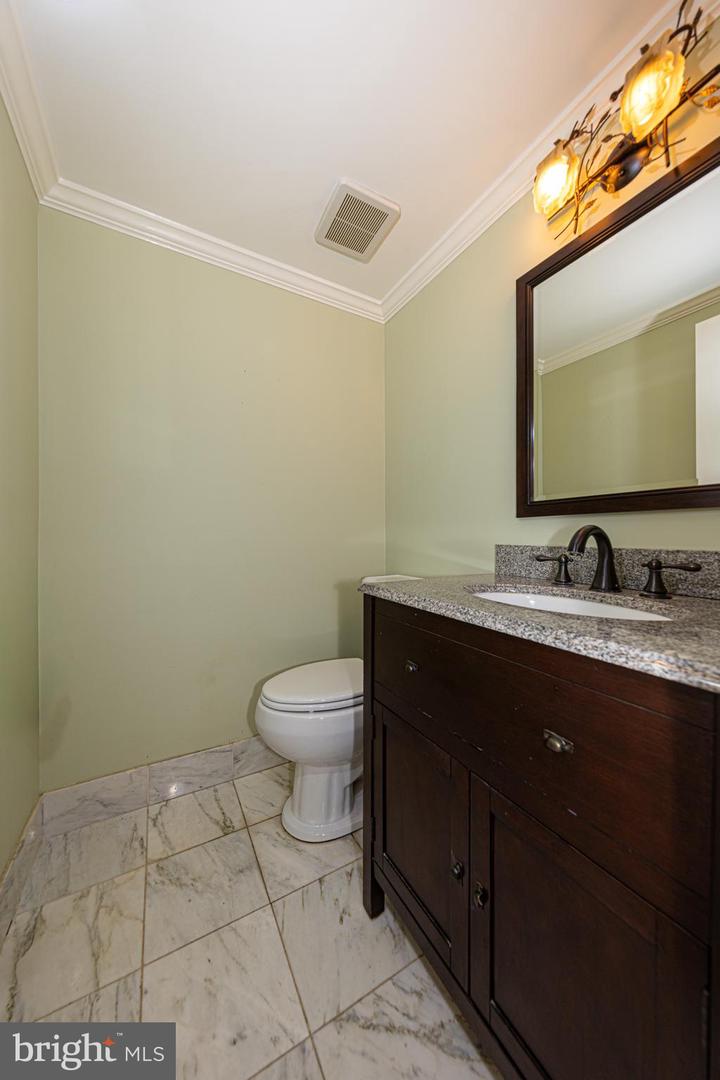 9849 S PARK CIR, FAIRFAX STATION, Virginia 22039, 4 Bedrooms Bedrooms, ,3 BathroomsBathrooms,Residential,For sale,9849 S PARK CIR,VAFX2255448 MLS # VAFX2255448