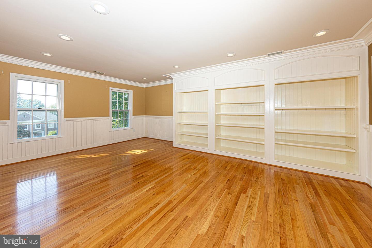 9849 S PARK CIR, FAIRFAX STATION, Virginia 22039, 4 Bedrooms Bedrooms, ,3 BathroomsBathrooms,Residential,For sale,9849 S PARK CIR,VAFX2255448 MLS # VAFX2255448