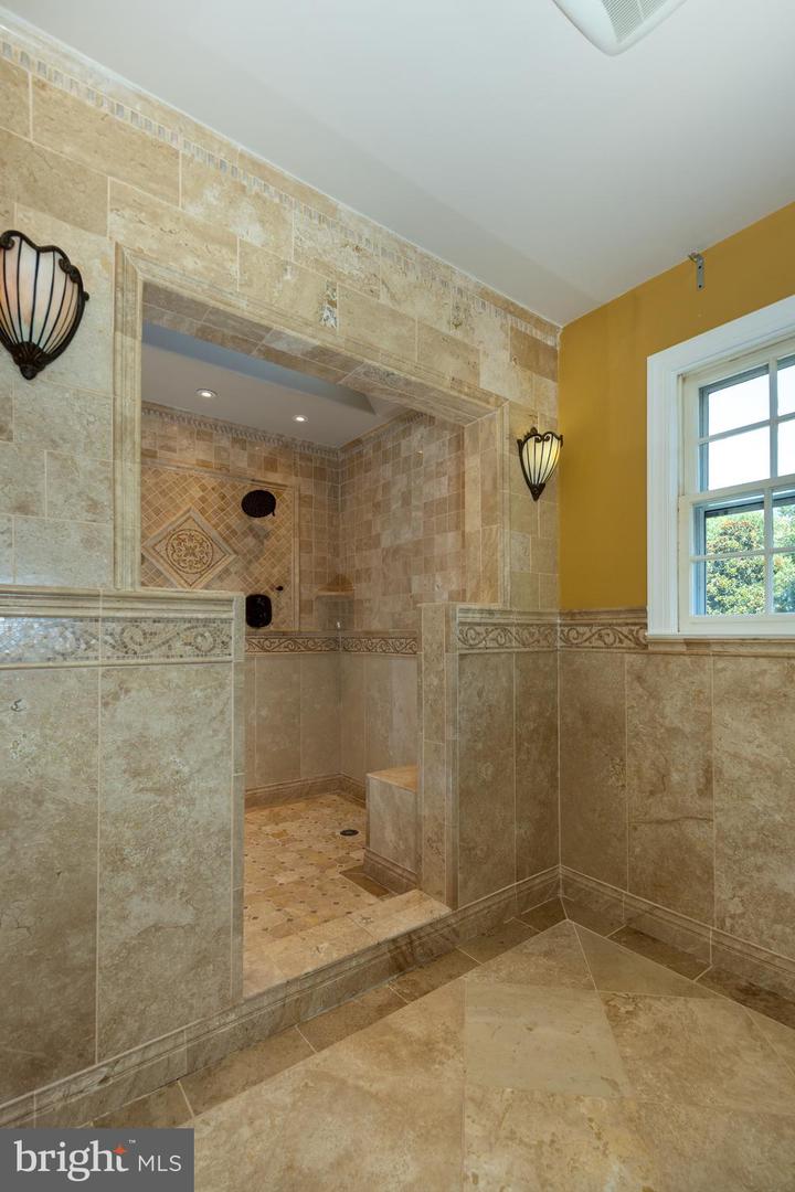 9849 S PARK CIR, FAIRFAX STATION, Virginia 22039, 4 Bedrooms Bedrooms, ,3 BathroomsBathrooms,Residential,For sale,9849 S PARK CIR,VAFX2255448 MLS # VAFX2255448