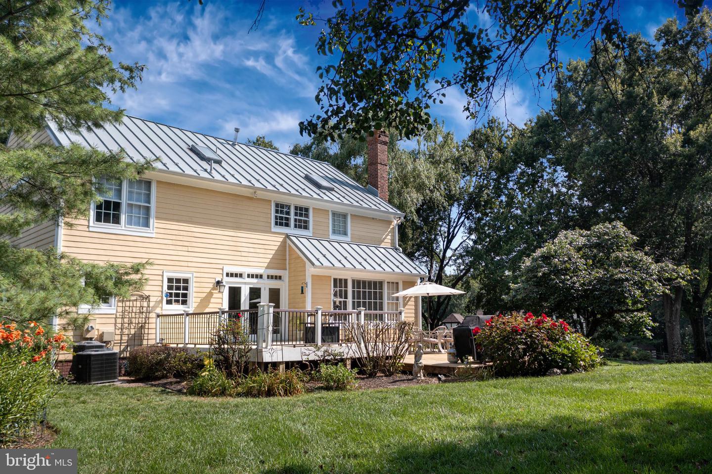 9849 S PARK CIR, FAIRFAX STATION, Virginia 22039, 4 Bedrooms Bedrooms, ,3 BathroomsBathrooms,Residential,For sale,9849 S PARK CIR,VAFX2255448 MLS # VAFX2255448