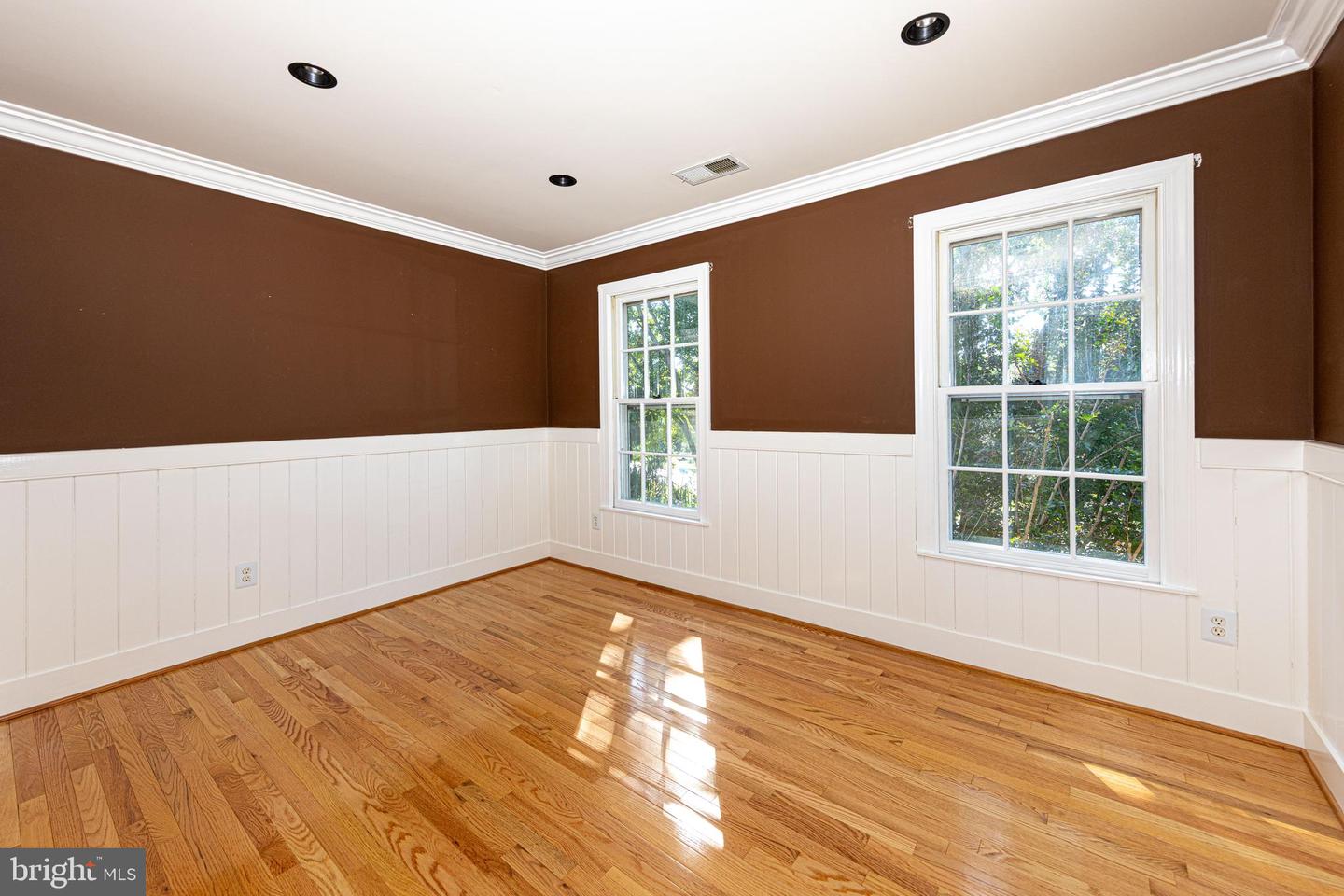 9849 S PARK CIR, FAIRFAX STATION, Virginia 22039, 4 Bedrooms Bedrooms, ,3 BathroomsBathrooms,Residential,For sale,9849 S PARK CIR,VAFX2255448 MLS # VAFX2255448