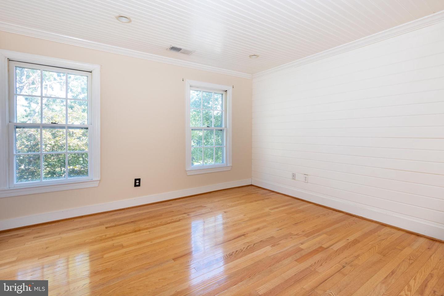 9849 S PARK CIR, FAIRFAX STATION, Virginia 22039, 4 Bedrooms Bedrooms, ,3 BathroomsBathrooms,Residential,For sale,9849 S PARK CIR,VAFX2255448 MLS # VAFX2255448