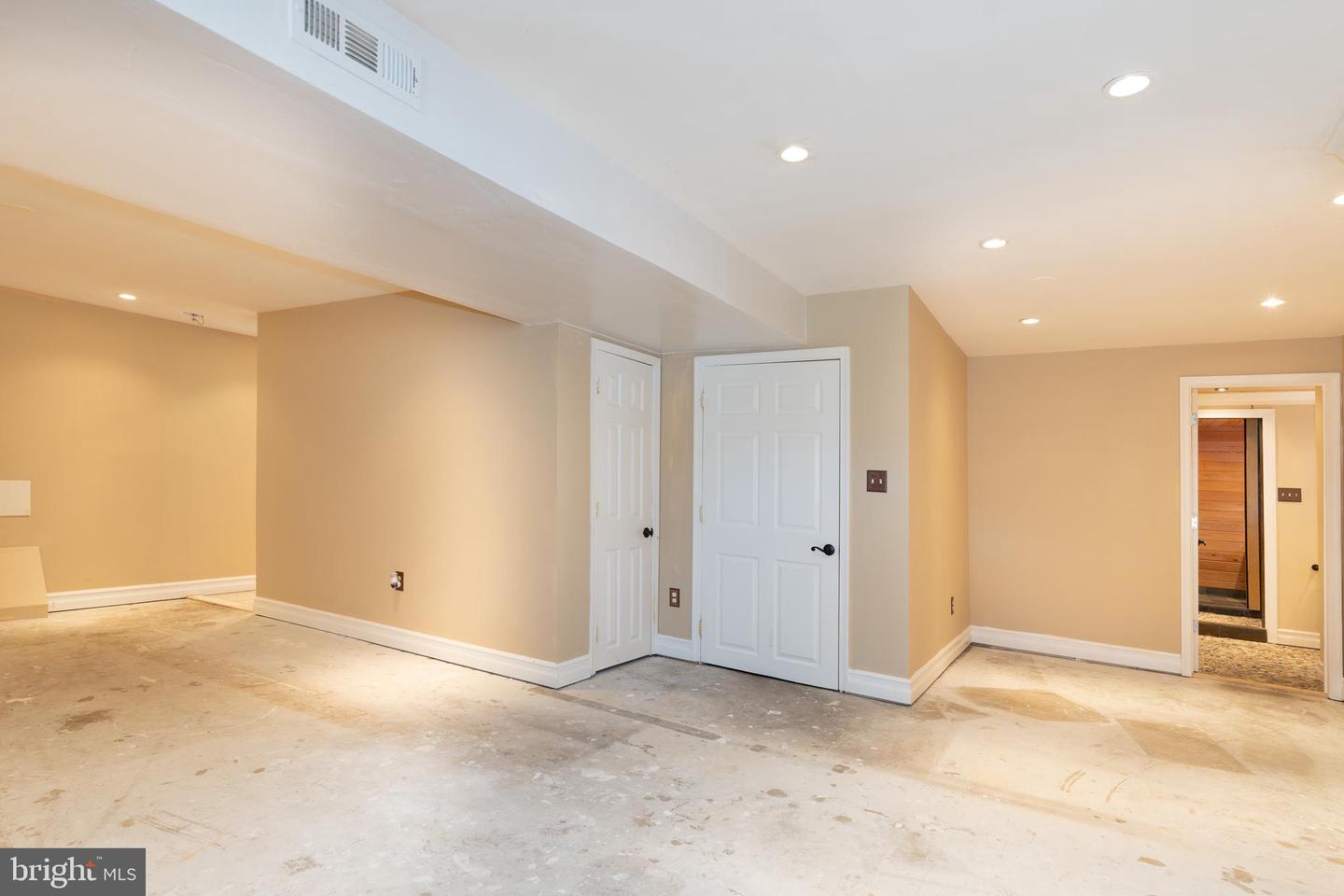 9849 S PARK CIR, FAIRFAX STATION, Virginia 22039, 4 Bedrooms Bedrooms, ,3 BathroomsBathrooms,Residential,For sale,9849 S PARK CIR,VAFX2255448 MLS # VAFX2255448