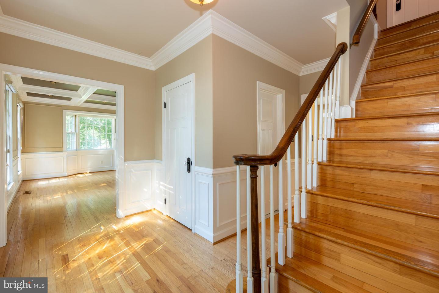 9849 S PARK CIR, FAIRFAX STATION, Virginia 22039, 4 Bedrooms Bedrooms, ,3 BathroomsBathrooms,Residential,For sale,9849 S PARK CIR,VAFX2255448 MLS # VAFX2255448