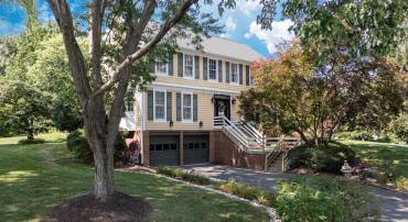 9849 S PARK CIR, FAIRFAX STATION, Virginia 22039, 4 Bedrooms Bedrooms, ,3 BathroomsBathrooms,Residential,For sale,9849 S PARK CIR,VAFX2255448 MLS # VAFX2255448