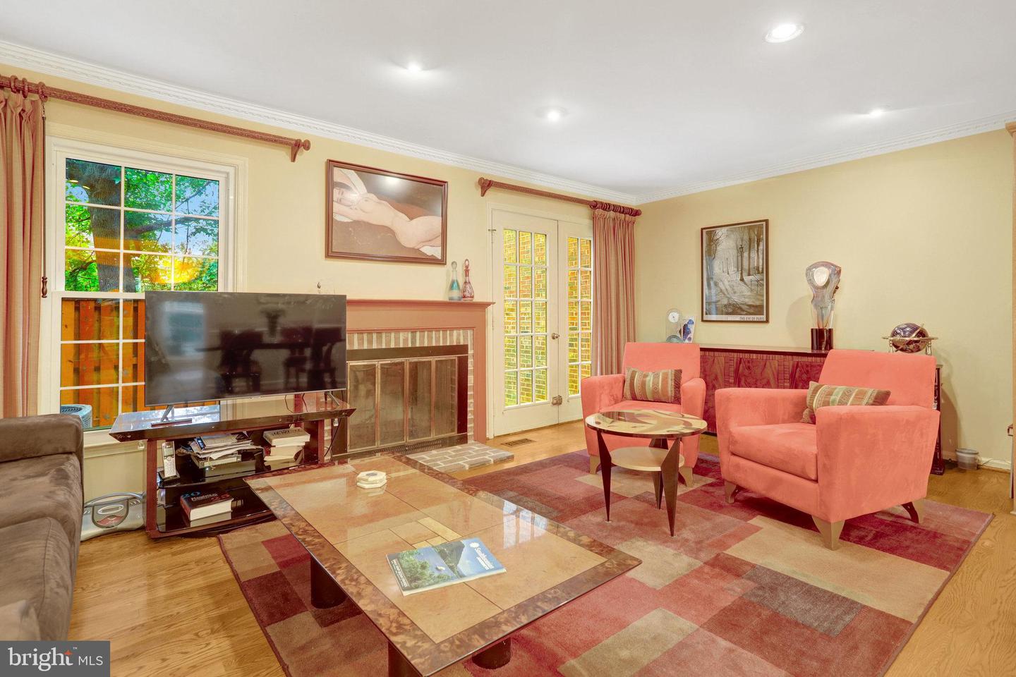 2540 S WALTER REED DR #4, ARLINGTON, Virginia 22206, 3 Bedrooms Bedrooms, ,2 BathroomsBathrooms,Residential,For sale,2540 S WALTER REED DR #4,VAAR2061202 MLS # VAAR2061202