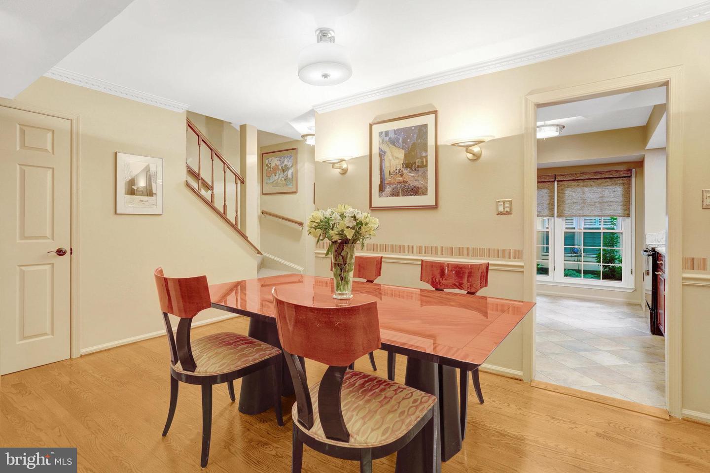 2540 S WALTER REED DR #4, ARLINGTON, Virginia 22206, 3 Bedrooms Bedrooms, ,2 BathroomsBathrooms,Residential,For sale,2540 S WALTER REED DR #4,VAAR2061202 MLS # VAAR2061202