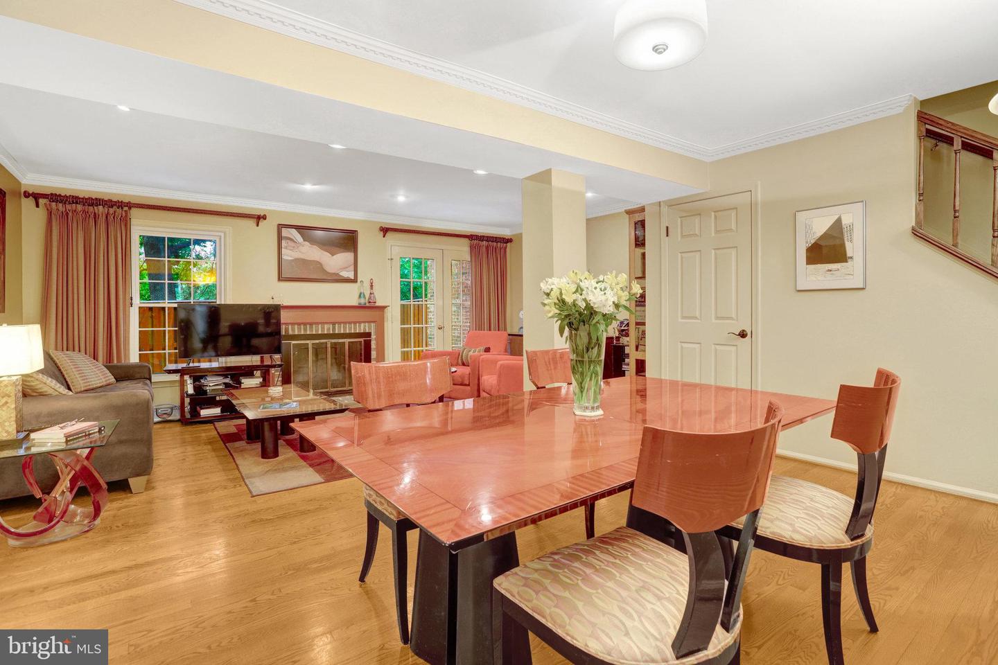 2540 S WALTER REED DR #4, ARLINGTON, Virginia 22206, 3 Bedrooms Bedrooms, ,2 BathroomsBathrooms,Residential,For sale,2540 S WALTER REED DR #4,VAAR2061202 MLS # VAAR2061202