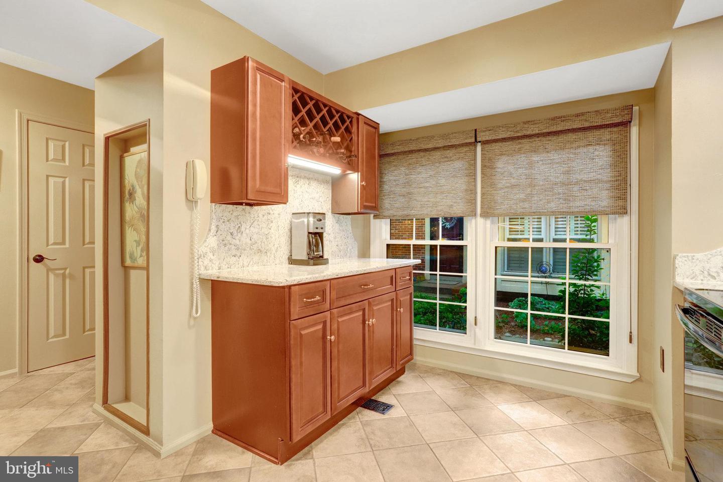 2540 S WALTER REED DR #4, ARLINGTON, Virginia 22206, 3 Bedrooms Bedrooms, ,2 BathroomsBathrooms,Residential,For sale,2540 S WALTER REED DR #4,VAAR2061202 MLS # VAAR2061202